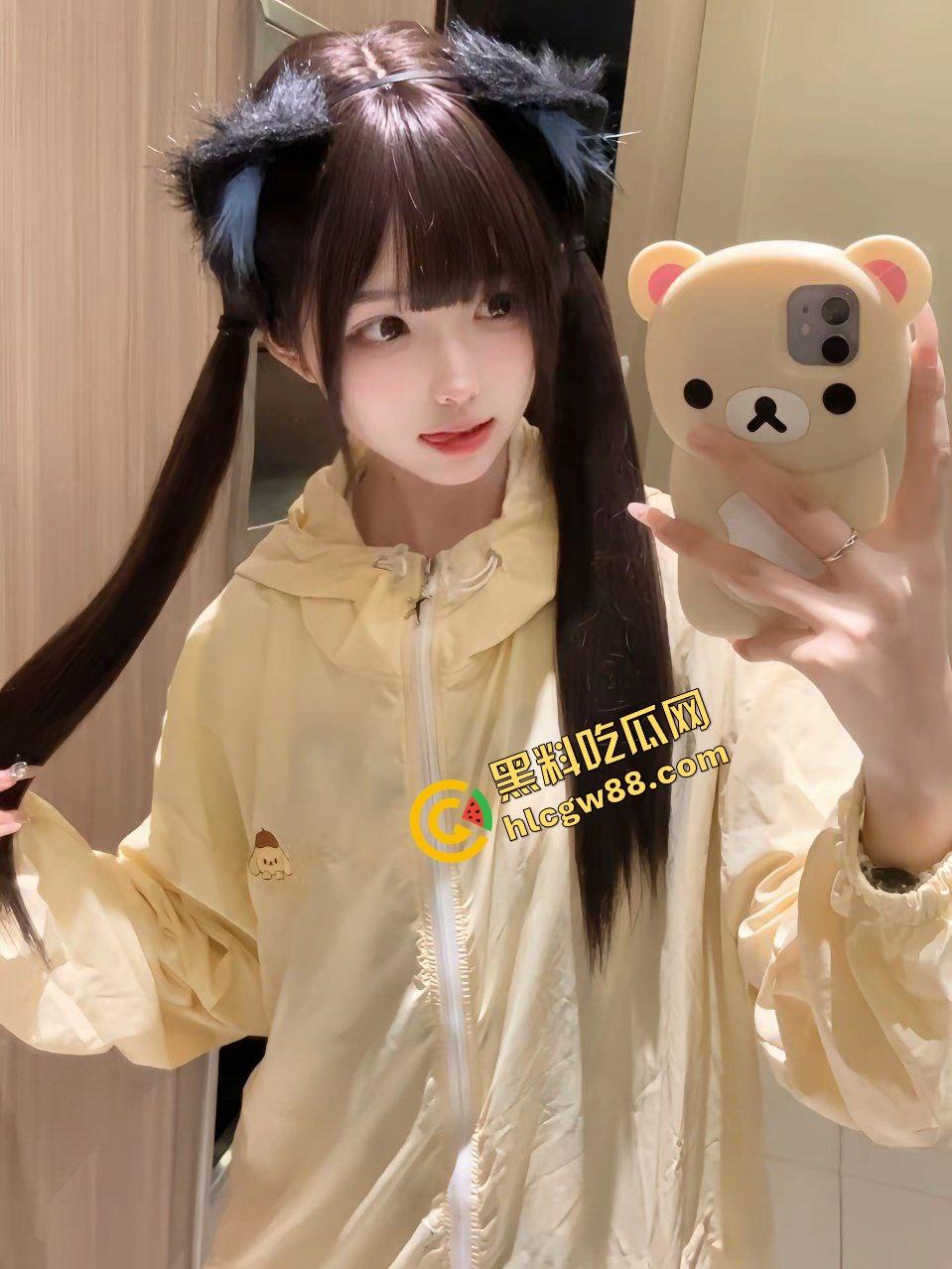 约炮大神勾搭清纯双马尾嫩妹【陈娅】操了几次后被拉下海做黄色直播，酒店各种玩弄操嫩逼！  第3张