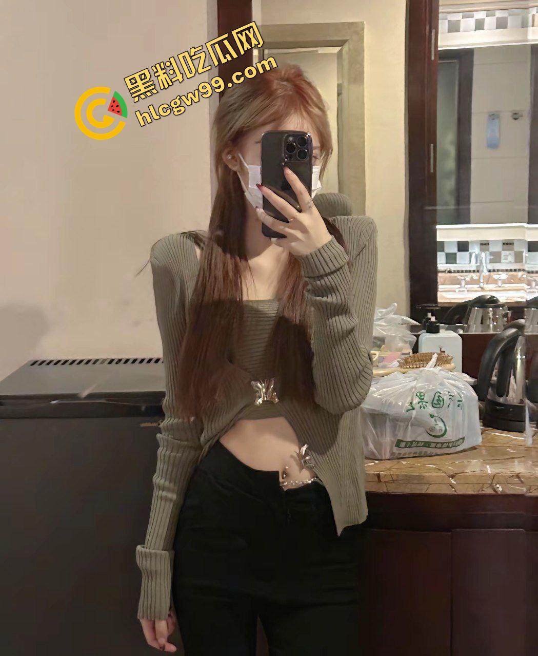 福建泉州社会骚鸡【任茜】性感大雷炮架,做鸡上门约炮大哥,沙发女上骑乘榨精,独家曝光流出! 第2张 福建泉州社会骚鸡【任茜】性感大雷炮架,做鸡上门约炮大哥,沙发女上骑乘榨精,独家曝光流出! 第2张