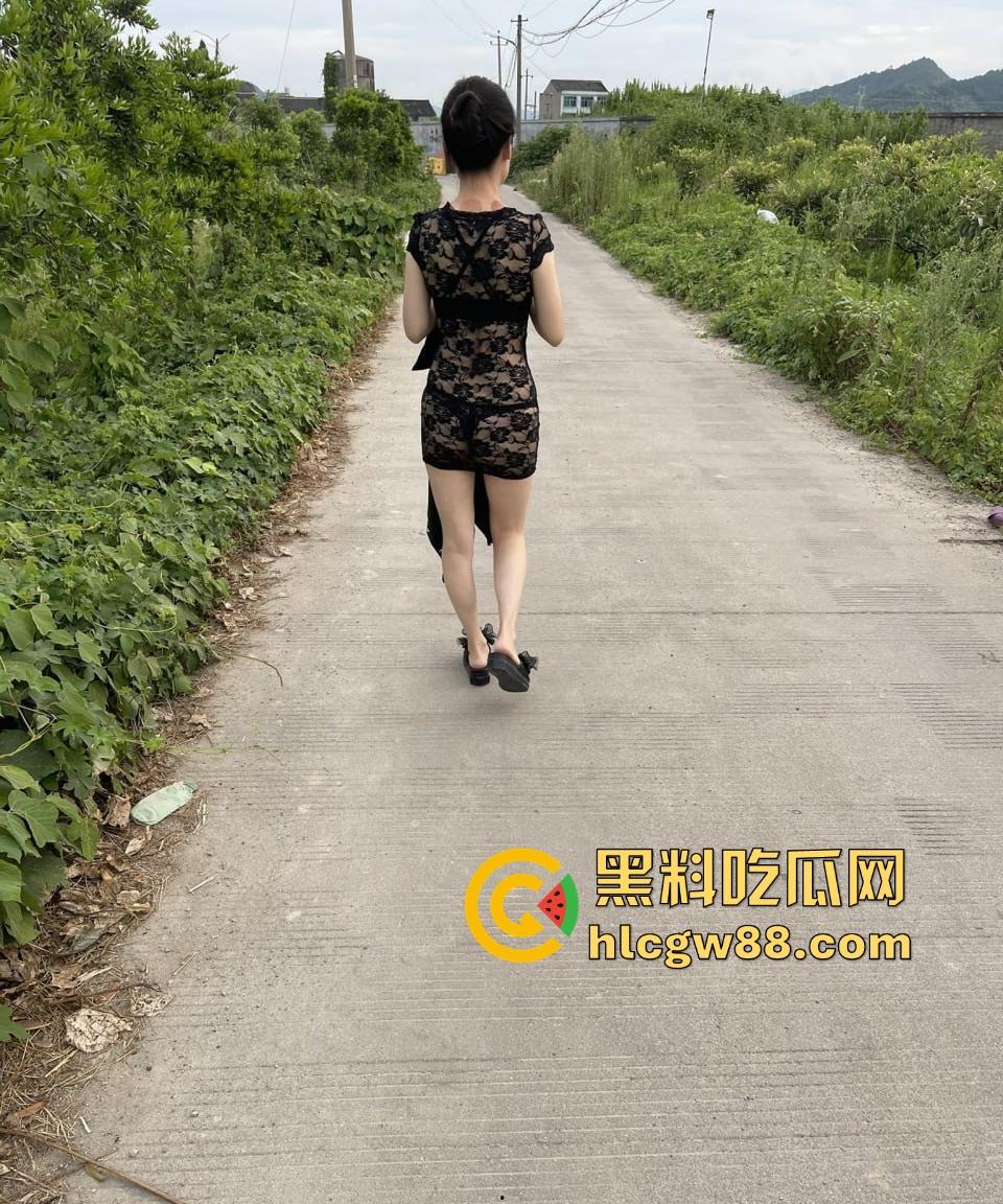 三十女人如老虎！精神小伙榜上熟女富婆 少妇身穿黑丝只为小情人更猛的抽插 性欲极强 小伙你顶不顶的住呀  第6张