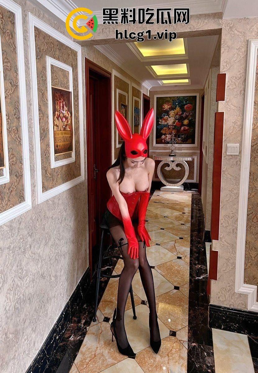 推特骚鸡LoveMyDad私拍震撼上线！SM拳交双开超大玩具，狐狸精颜值撑起全场  第3张