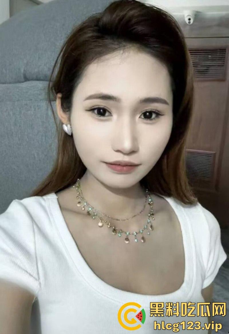 白天上课晚上卖逼 江西27岁辅导班女老师 陆静雅 当鸡赚到第一桶金 高兴坏了  第11张