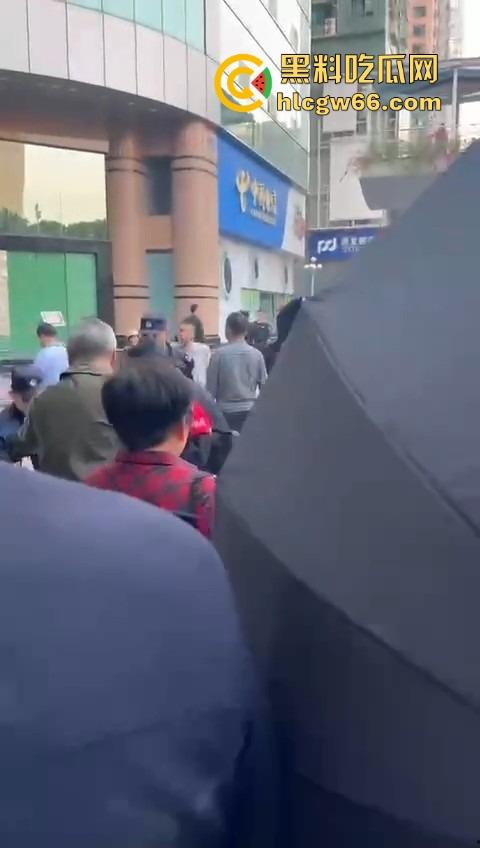 广州林和村回迁十年毛都有，拆迁合同写得好听，房产证没影，钱早被贪官贪得干干净净咯！  第9张