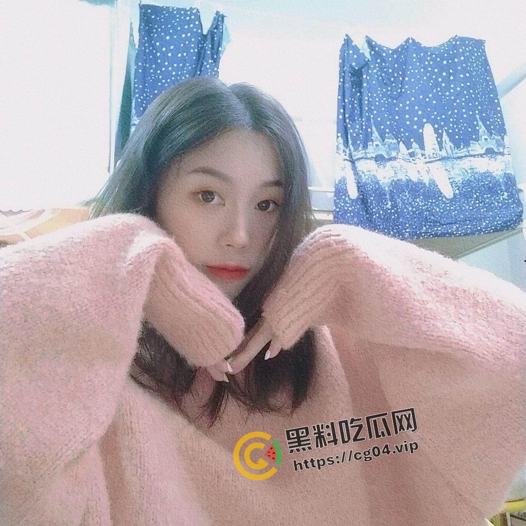 惊鸿一瞥！偷拍学委如厕被发现 不要误会李嘉琪同学 我只是想与你深入讨论更伟大的问题  第1张