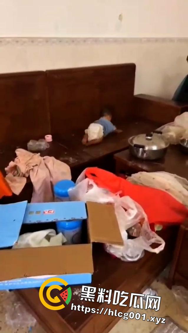 海南澄迈 几个幼儿被关家无人看管 一天没饭吃 屎尿弄一地有人生没人养 第3张 海南澄迈 几个幼儿被关家无人看管 一天没饭吃 屎尿弄一地有人生没人养 第3张