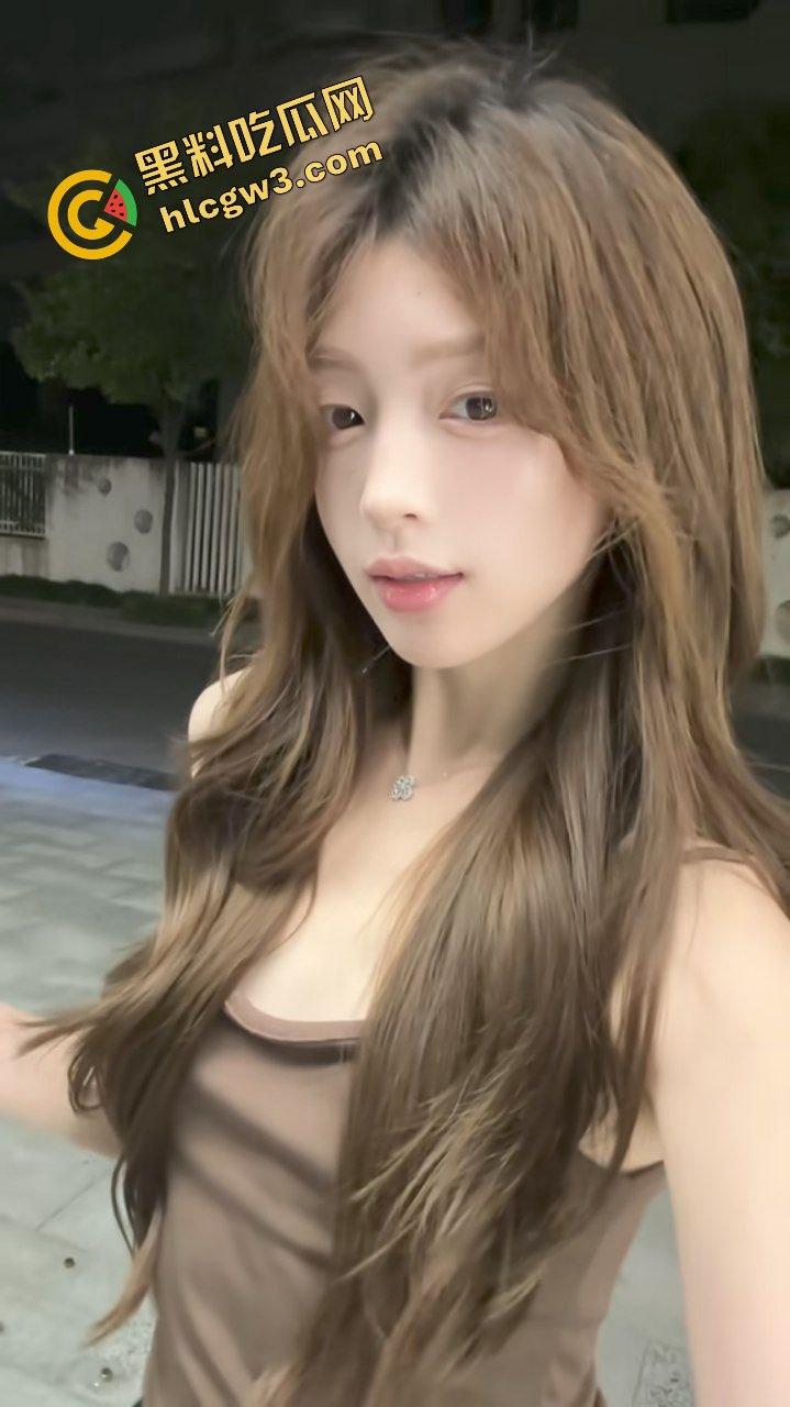 广州南站小巷子母狗骚鸡妹『唐妙怡』做鸡被大哥看上包养 情趣黑丝站起来蹬!独家流出! 第2张 广州南站小巷子母狗骚鸡妹『唐妙怡』做鸡被大哥看上包养 情趣黑丝站起来蹬!独家流出! 第2张