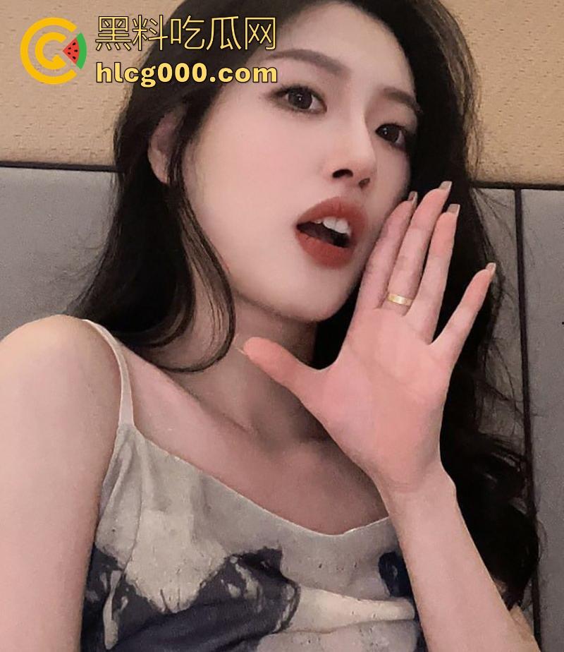 广州大学性感学妹【林依莲】约炮同城大屌弟弟玩内射，朋友圈里几乎睡个遍，彻底颠覆清纯形象！  第5张