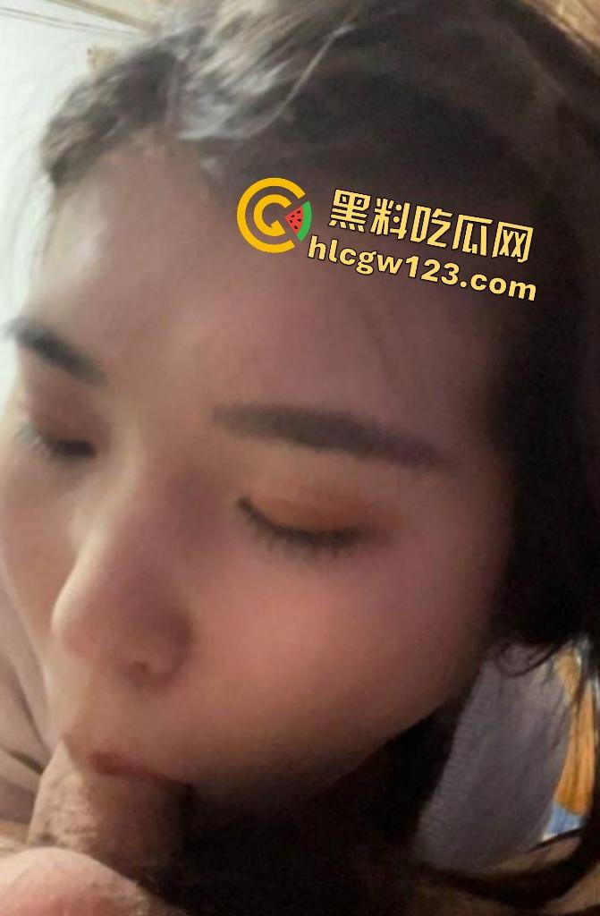 大学生出租屋变母狗被捆绑动弹不得，调教肛塞伺候，尿尿也要被操！  第8张