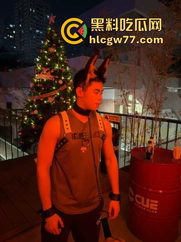 抖音热搜！广州某通讯录酒吧门 三人酒后互吃原视频来袭 三个男的大街上口 两个喝醉0给1口 内容炸裂！  第14张