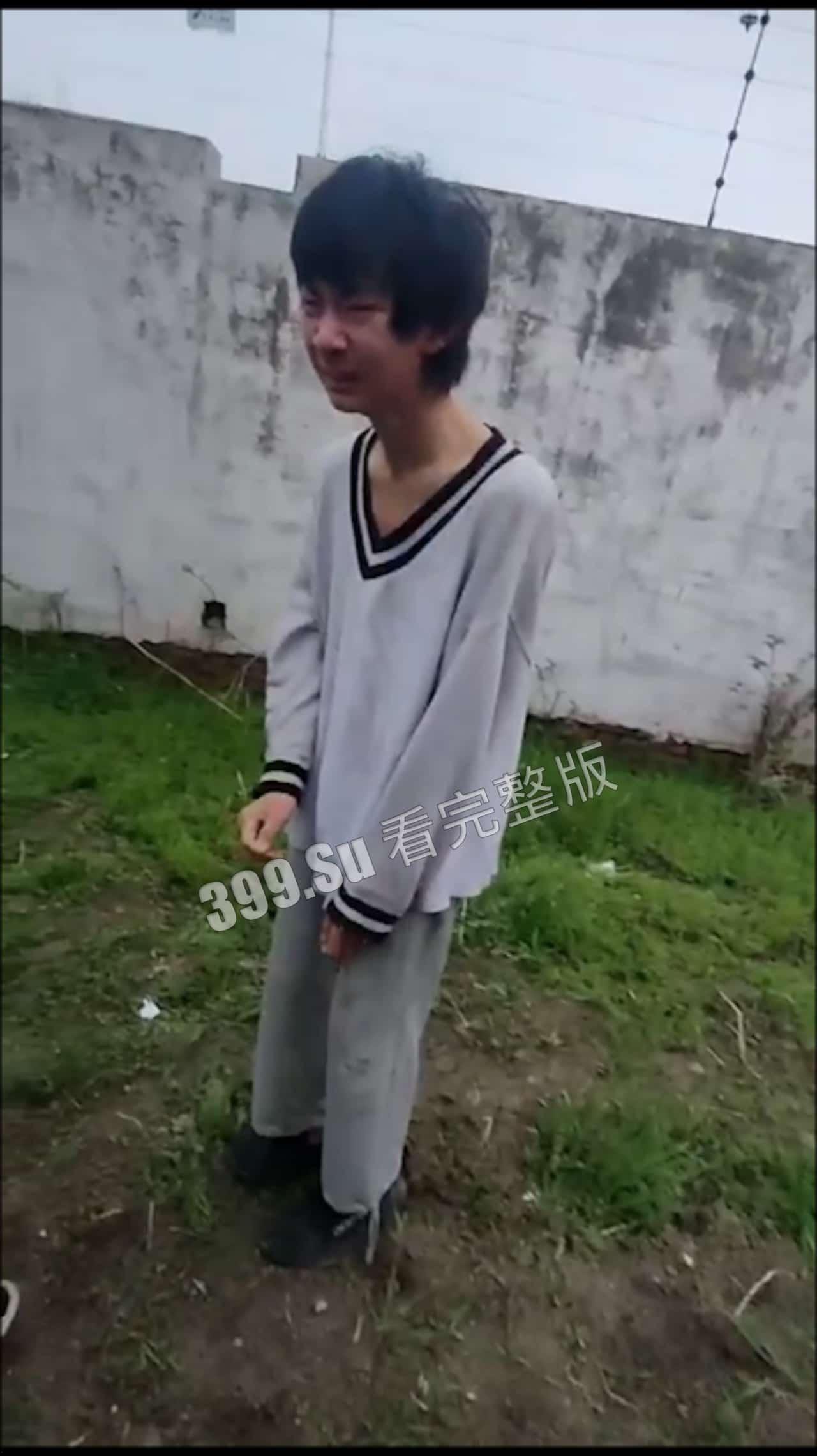 #霸凌 合集 #校园 #殴打 #裸体 小孩子下手就是没轻没重的 （二）  第1张