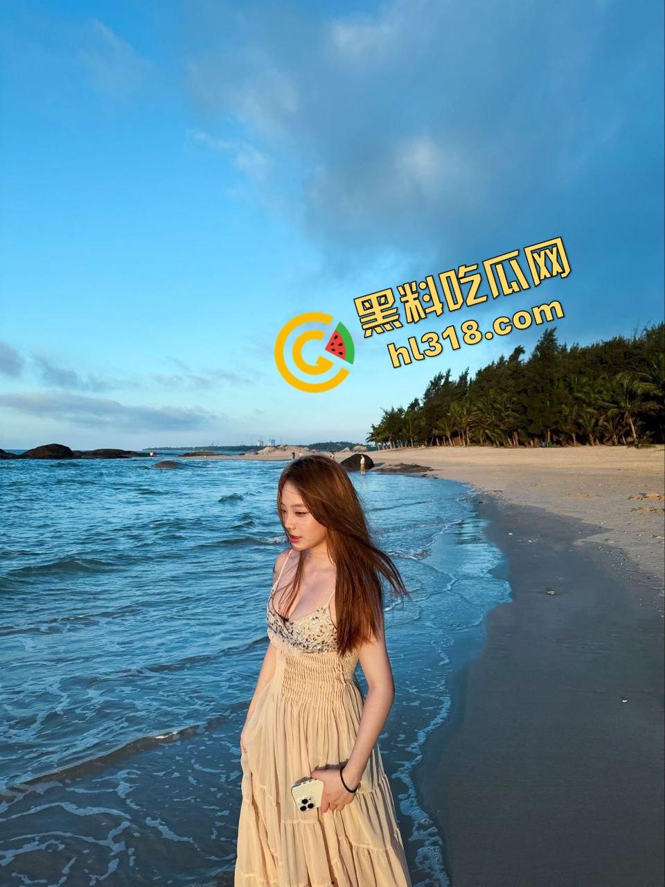 一根根本不够用，女友大胃口两根振动棒齐上阵，塞到高潮全程翻白眼还嫌不过瘾，这才是真正的骚货！  第6张