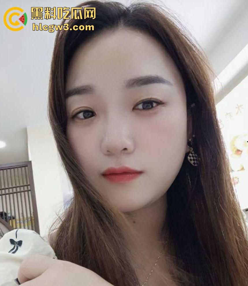 江苏连云港骚货人妻『唐凝钰』偷情视频疯传 掰腿玩各种姿势 老公不在家她带炮友翻云覆雨潮吹床单湿透！  第4张