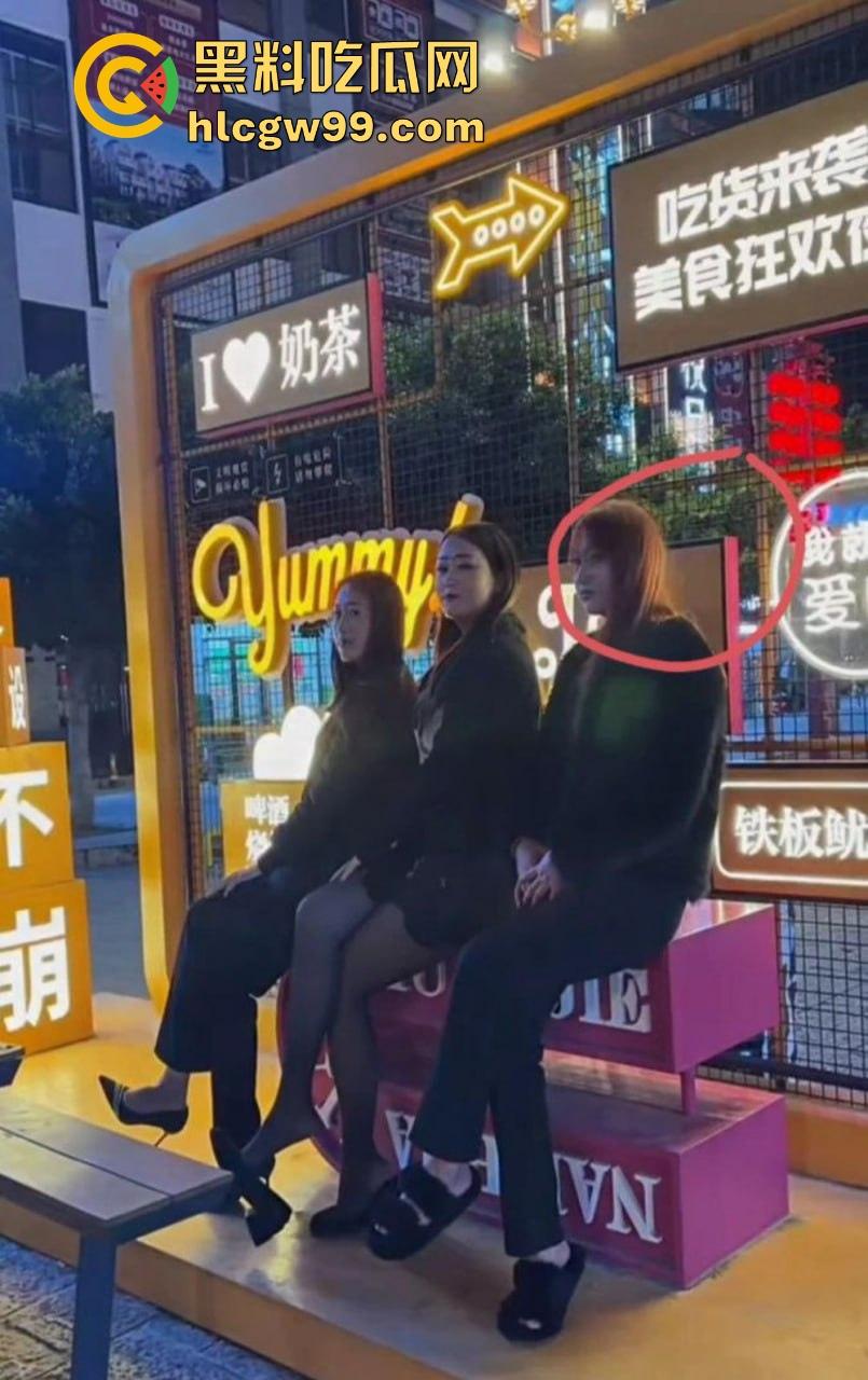 云南楚雄00后超嫩反差妹【李华美】多个快手抖音账号，极品身材颜值身体嫩的出水，性爱视频照片爆光流出。  第8张