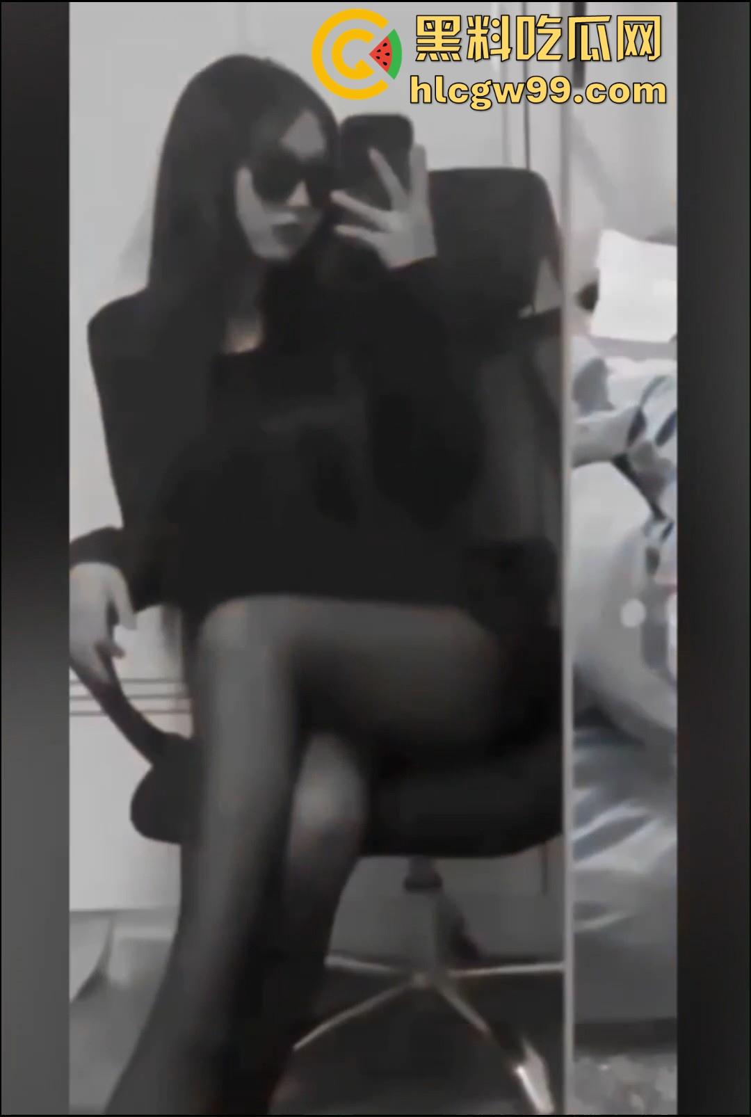 云南楚雄00后超嫩反差妹【李华美】多个快手抖音账号，极品身材颜值身体嫩的出水，性爱视频照片爆光流出。  第9张