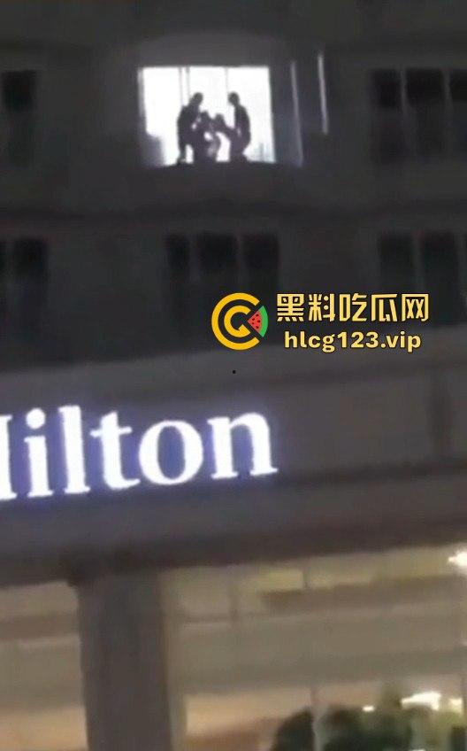 兄弟双飞皮影戏？希尔顿VIP才能看到的画面，有钱人果然懂得玩花样！  第1张