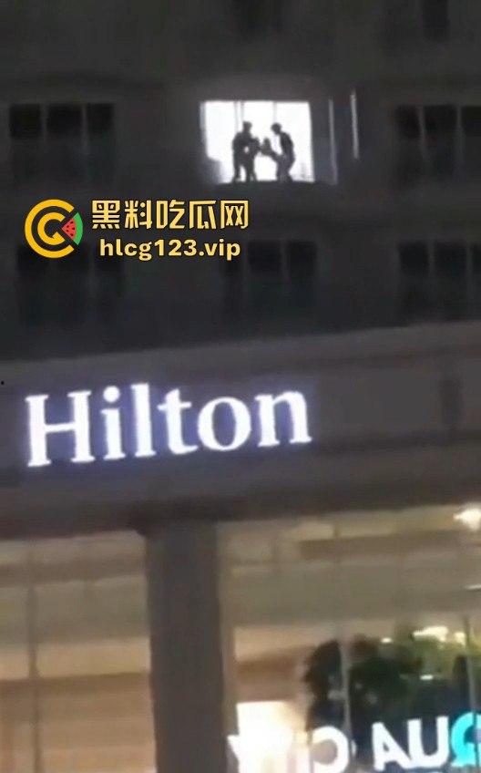 兄弟双飞皮影戏？希尔顿VIP才能看到的画面，有钱人果然懂得玩花样！  第2张