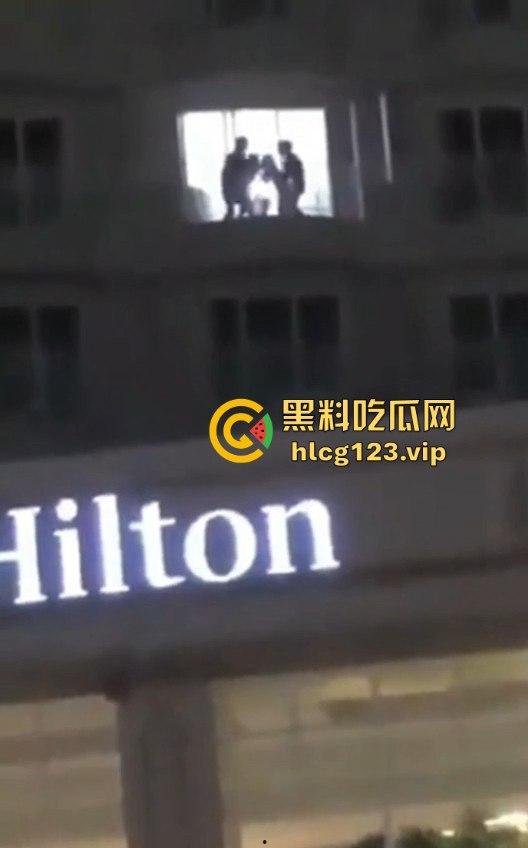 兄弟双飞皮影戏？希尔顿VIP才能看到的画面，有钱人果然懂得玩花样！  第6张