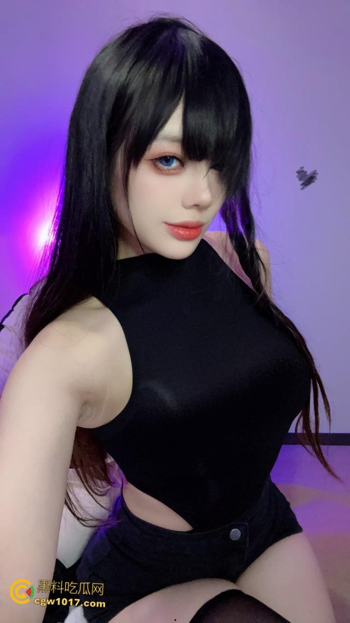 极品福利姬【九言】，COS化身圣洁修女，巨乳乳交阳具挑逗，露奶白丝吸奶器自慰，妖娆舞姿超强性张力！  第1张