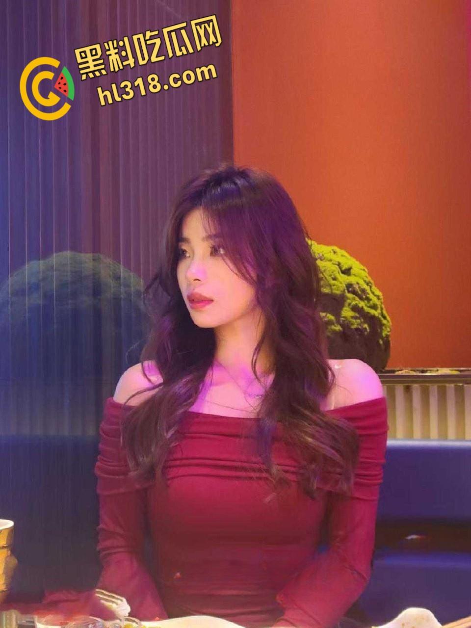 天津传媒学院校花【周怡瑄】,反差母狗爱穿黑丝,性感兔女郎跪在地上口交,劲爆身材简直就是完美炮架 第1张 天津传媒学院校花【周怡瑄】,反差母狗爱穿黑丝,性感兔女郎跪在地上口交,劲爆身材简直就是完美炮架 第1张