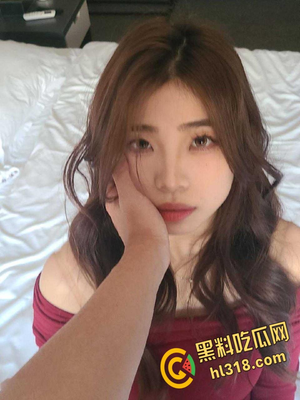 天津传媒学院校花【周怡瑄】,反差母狗爱穿黑丝,性感兔女郎跪在地上口交,劲爆身材简直就是完美炮架 第5张 天津传媒学院校花【周怡瑄】,反差母狗爱穿黑丝,性感兔女郎跪在地上口交,劲爆身材简直就是完美炮架 第5张