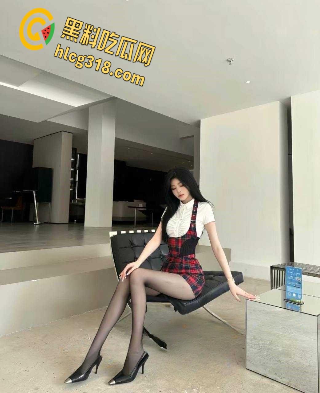 南京艺术学院大三学生妹【李熙雯】，女上位疯狂抖动着蜜桃臀，后入粉嫩一线天，很难不心动啊 !  第3张