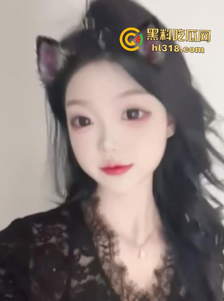 抖音【崽崽baby】真名申雅琴，价格3天一万八，手机相册还拍避孕药，这骚逼怕是炎症缠身还硬接客！  第6张