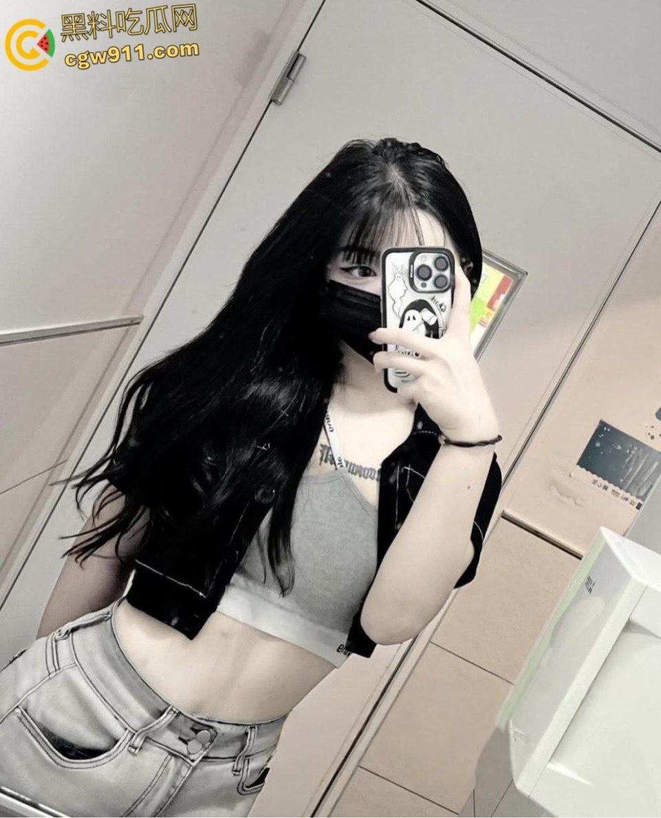 贵州甜美幼师【黄语兹】,大尺度自慰酒店3P视频曝光,身材火辣叫声骚炸天,胸前纹身完美实锤 ! 第2张 贵州甜美幼师【黄语兹】,大尺度自慰酒店3P视频曝光,身材火辣叫声骚炸天,胸前纹身完美实锤 ! 第2张