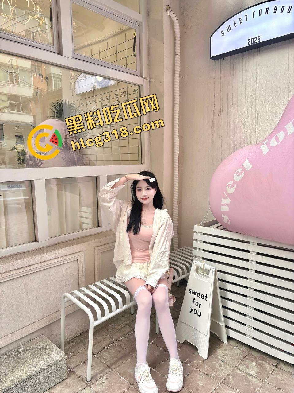 健身房现场约炮蜜桃臀骚货操起来太顶了，后入撞得啪啪响，女上骑乘甩得大腿发麻，不打一发说不过去！  第1张