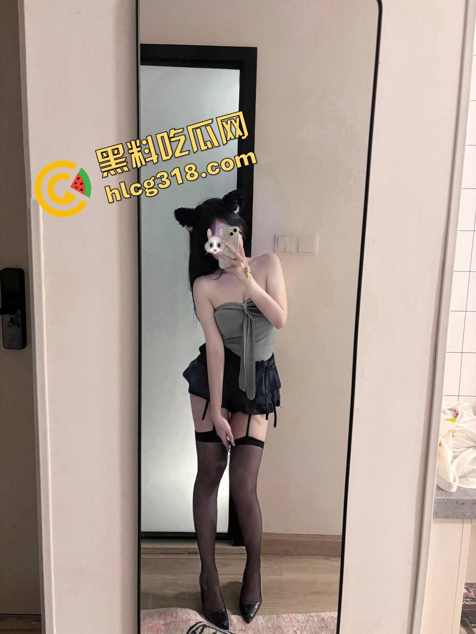 健身房现场约炮蜜桃臀骚货操起来太顶了，后入撞得啪啪响，女上骑乘甩得大腿发麻，不打一发说不过去！  第4张