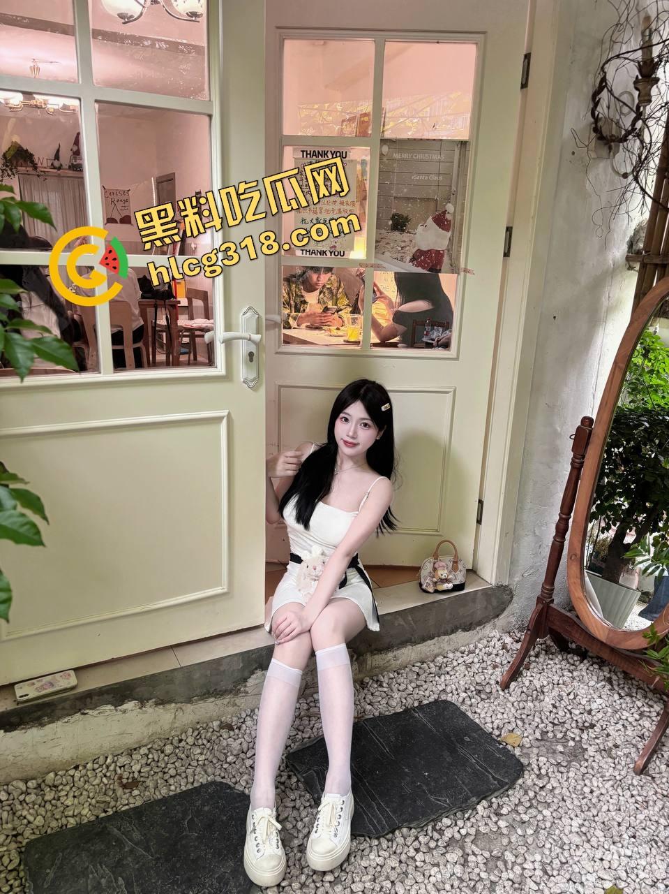 健身房现场约炮蜜桃臀骚货操起来太顶了，后入撞得啪啪响，女上骑乘甩得大腿发麻，不打一发说不过去！  第5张