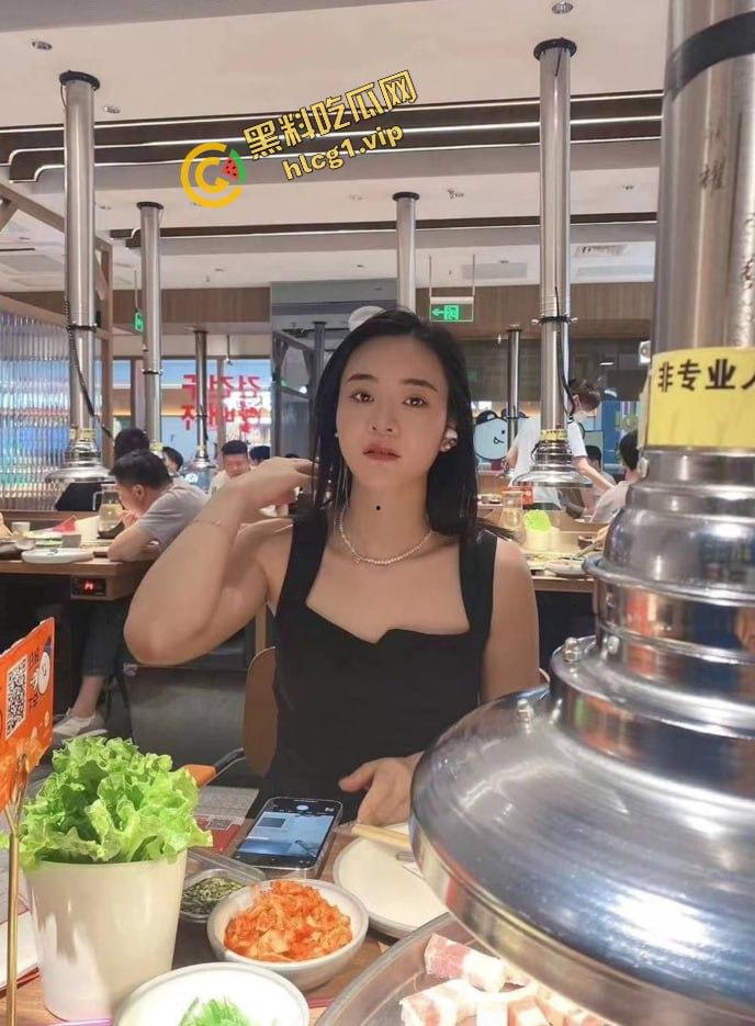 健身房会员 骚贱母狗『李妤』练就一身炮架身材 吃顿饭就能中出爆操！  第3张