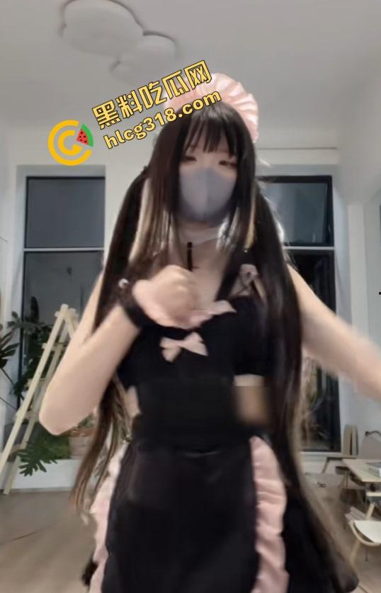 抖音『野餐兔』直播间装甜妹，推特上当炮机，一边卖逼一边装纯，割韭菜割到脸都不要了！  第2张