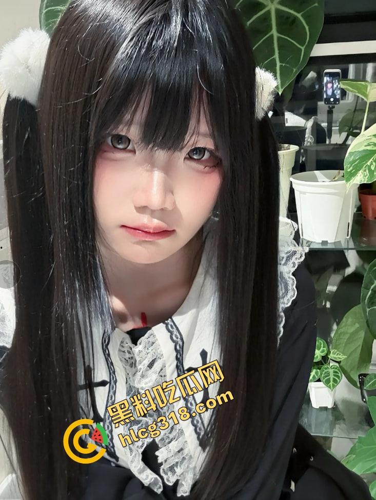 抖音『野餐兔』直播间装甜妹，推特上当炮机，一边卖逼一边装纯，割韭菜割到脸都不要了！  第6张