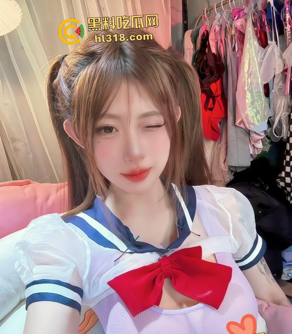 江苏校服辣妹勾搭精神小伙酒店开战，黑丝美腿一流口技狂吸蛋蛋，估计老公都没这待遇吧？  第2张