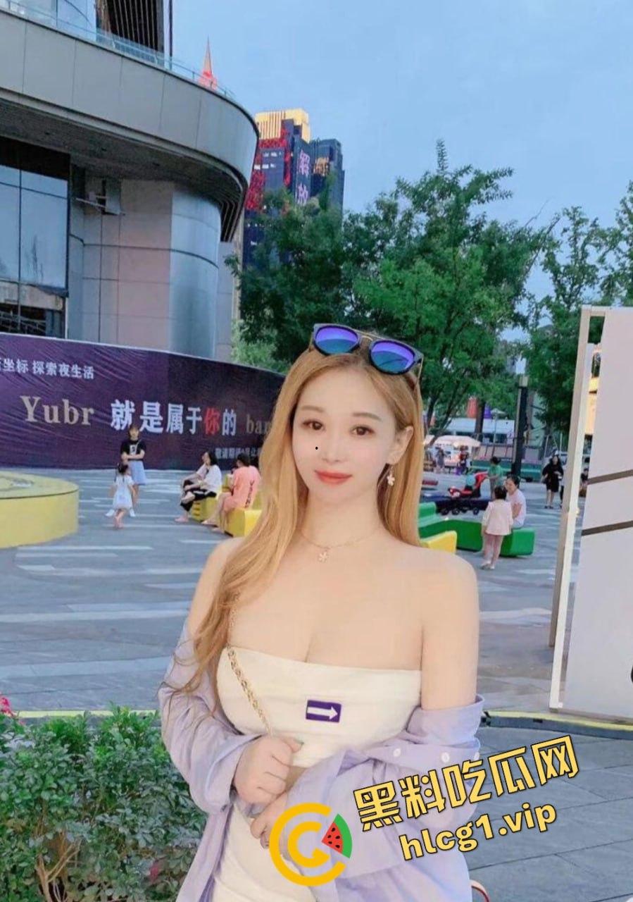 重庆渝北头牌美女「李海娜」不雅视频流出，800一炮包夜3000，高潮叫声震撼全城！  第1张