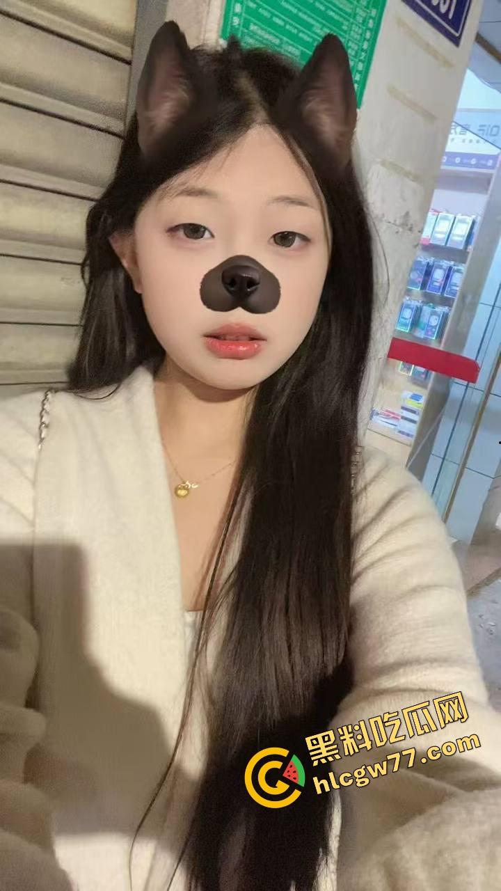 广东食品药品职院情侣操场野战,女友逼痒坐男友腿蹭逼蹭到湿,小哥握腰狂挺差点就插进去! 第4张 广东食品药品职院情侣操场野战,女友逼痒坐男友腿蹭逼蹭到湿,小哥握腰狂挺差点就插进去! 第4张