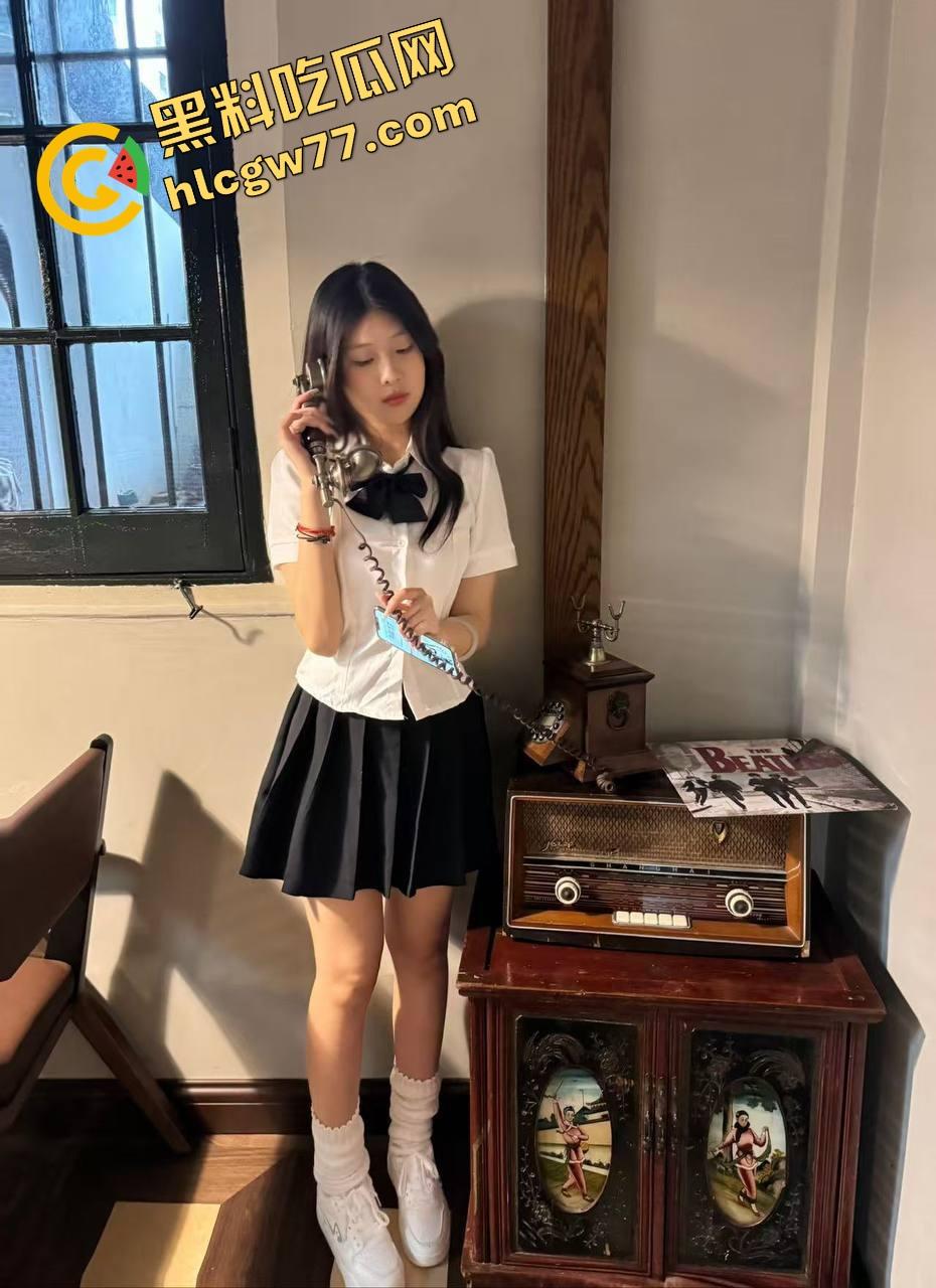 广东食品药品职院情侣操场野战,女友逼痒坐男友腿蹭逼蹭到湿,小哥握腰狂挺差点就插进去! 第5张 广东食品药品职院情侣操场野战,女友逼痒坐男友腿蹭逼蹭到湿,小哥握腰狂挺差点就插进去! 第5张