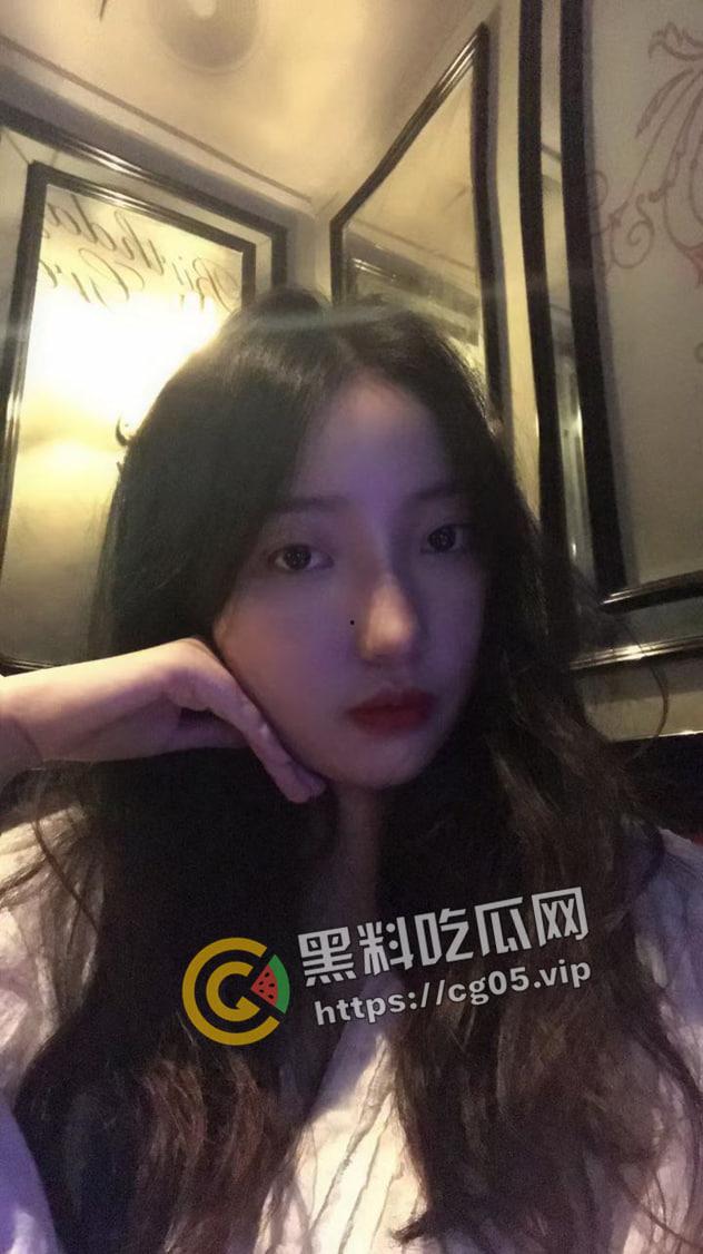 瓜友投稿！自己女神被猪拱了 因爱生恨将其视频流出  甜美妹子被肥猪暴击 惨叫连连 第5张