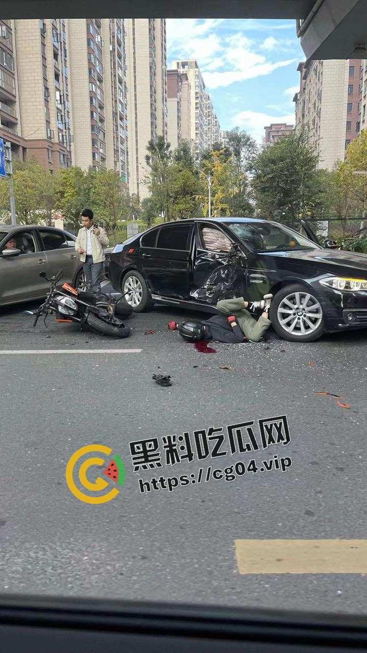 贵州赣州 又一骑士骑逝 现场画面曝光 血腥 医护人员处理遗体 惨不忍睹  第7张