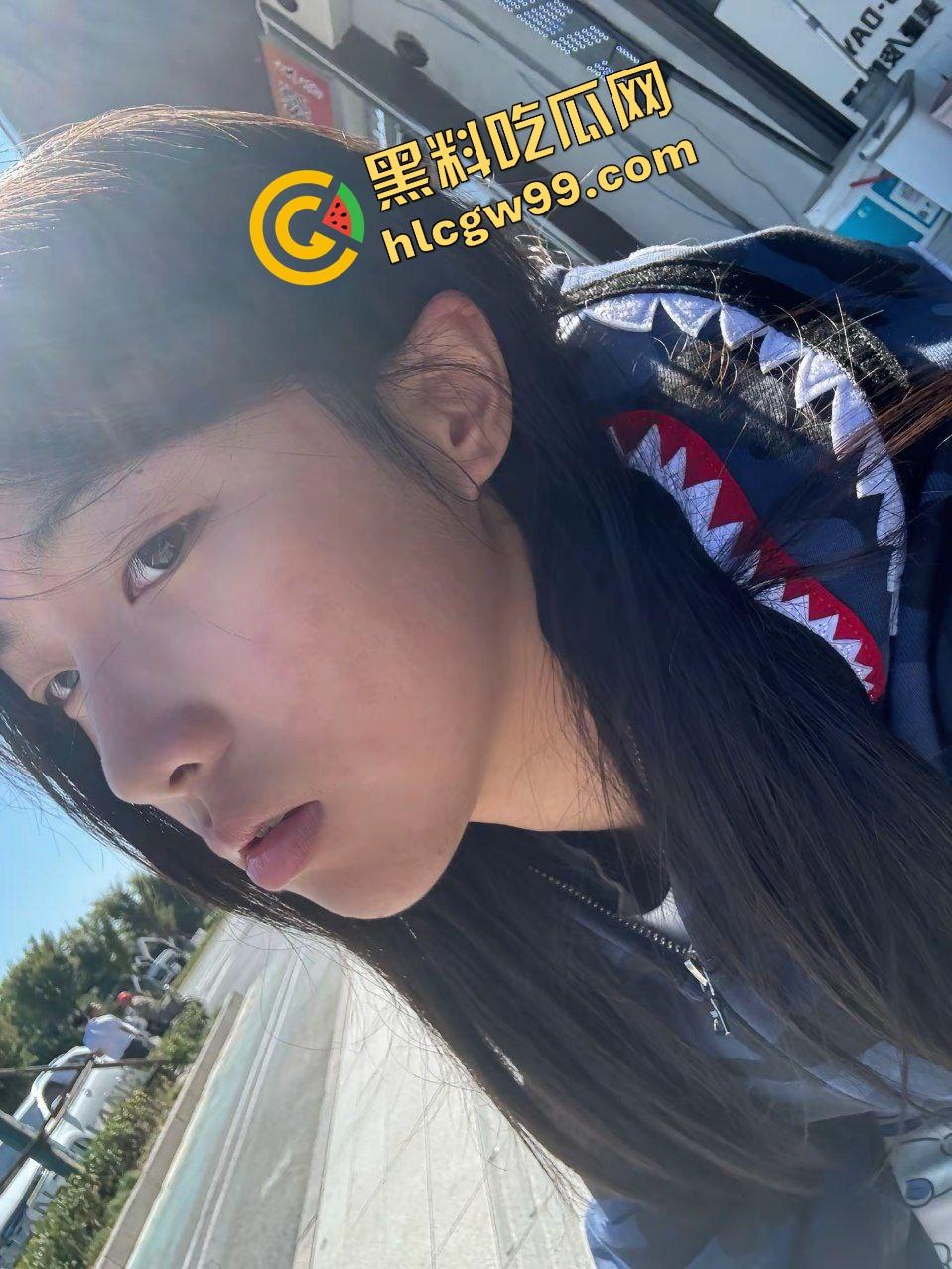 抖音清纯嫩妹反差女同【忧】私底下竟带着闺蜜一起约炮大哥,刺激深喉口爆淫荡双飞! 第4张 抖音清纯嫩妹反差女同【忧】私底下竟带着闺蜜一起约炮大哥,刺激深喉口爆淫荡双飞! 第4张