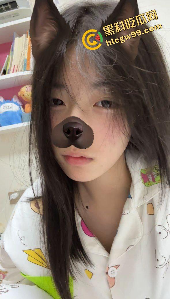 抖音清纯嫩妹反差女同【忧】私底下竟带着闺蜜一起约炮大哥,刺激深喉口爆淫荡双飞! 第5张 抖音清纯嫩妹反差女同【忧】私底下竟带着闺蜜一起约炮大哥,刺激深喉口爆淫荡双飞! 第5张