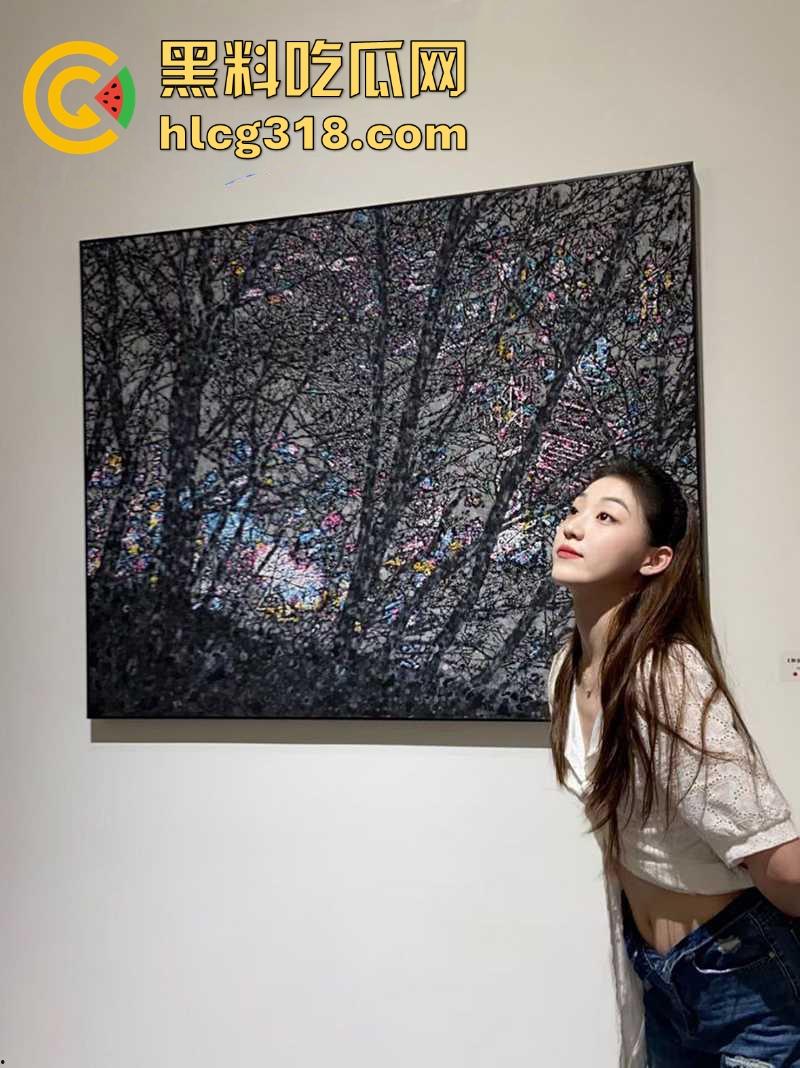 社交软件约炮极品高颜值美术生【刘晃晃】 丰满蜜桃臀被后入爆操 露脸口交深情舔屌 反差感拉满！  第5张