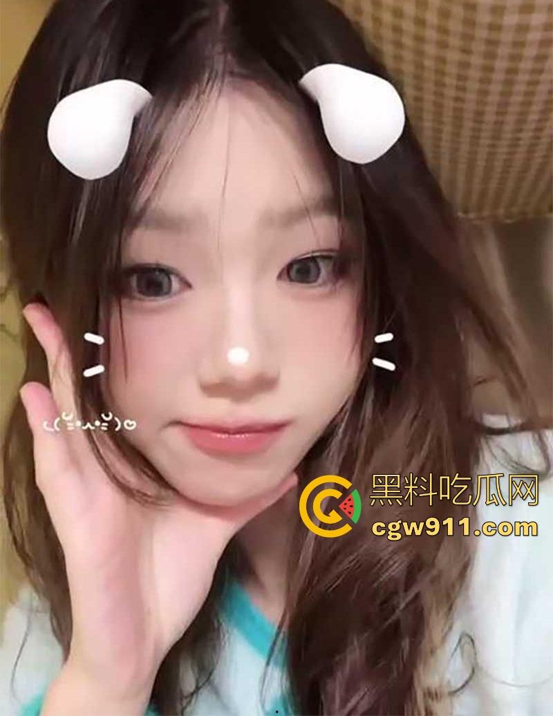 渣男曝光湖南前女友【刘美嘉】全裸揉奶露穴淫片，粉嫩奶头硬邦邦，聊天记录极其淫荡，小情侣玩的真骚啊！  第6张