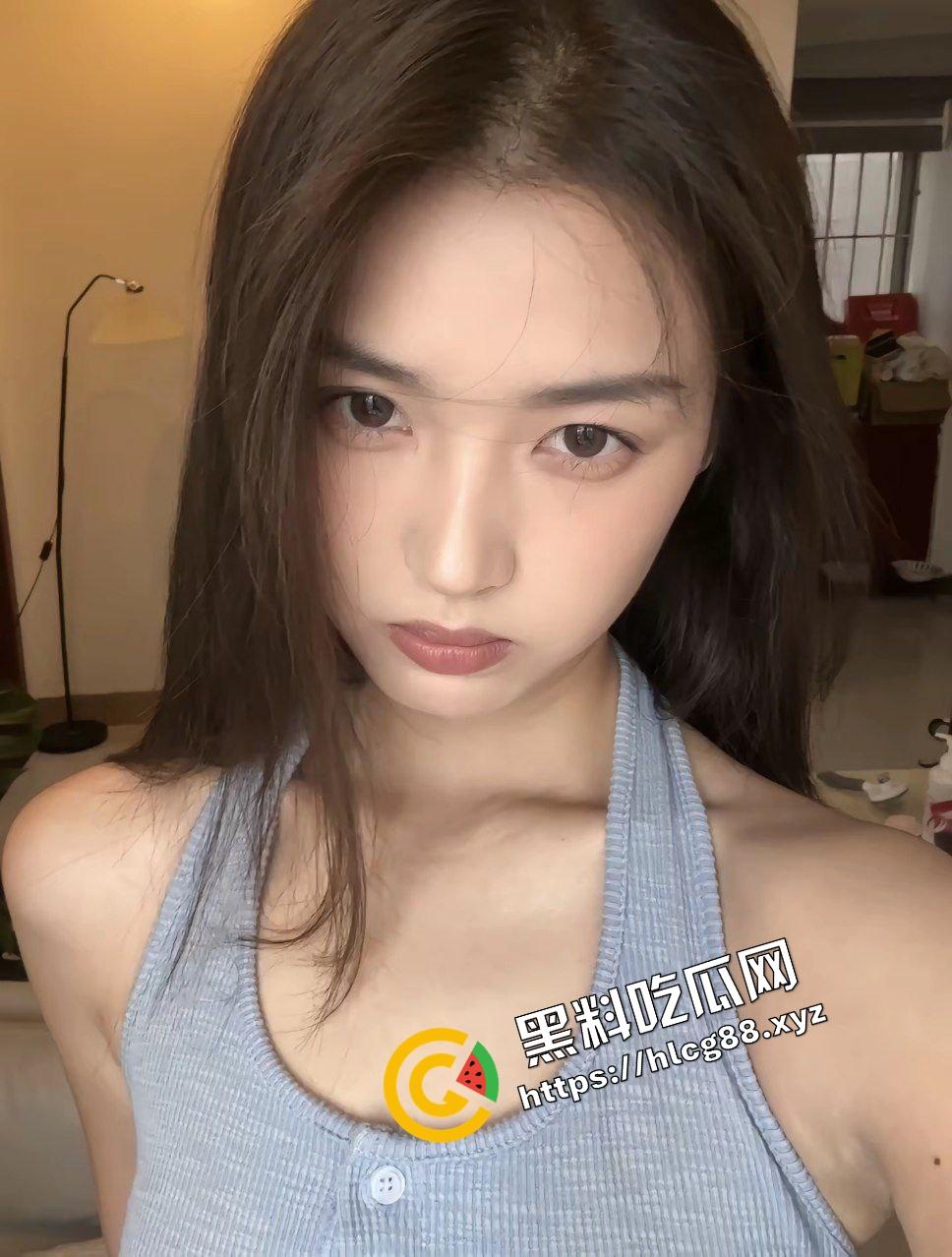 猛男小哥久旱逢甘霖一顿乱射！一周库存全部嚯嚯喷发在牙套妹骚母狗脸上，淫荡模样吃精液！  第1张