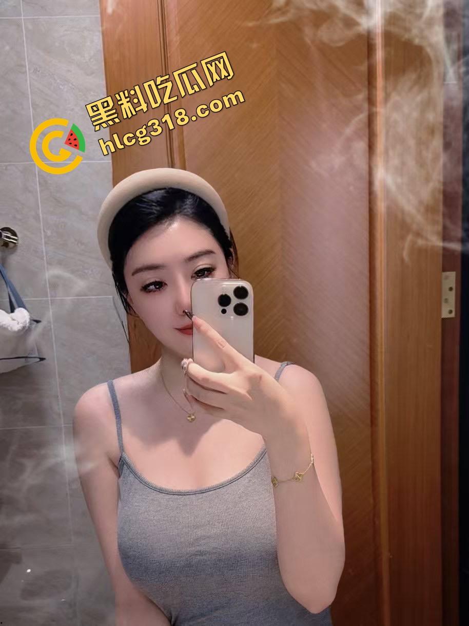 谁说00后嫩?在上海大神手里照样被操得趴桌子喊爹,戳到最后手机都拿不稳,这叫操不是爱 第3张 谁说00后嫩?在上海大神手里照样被操得趴桌子喊爹,戳到最后手机都拿不稳,这叫操不是爱 第3张