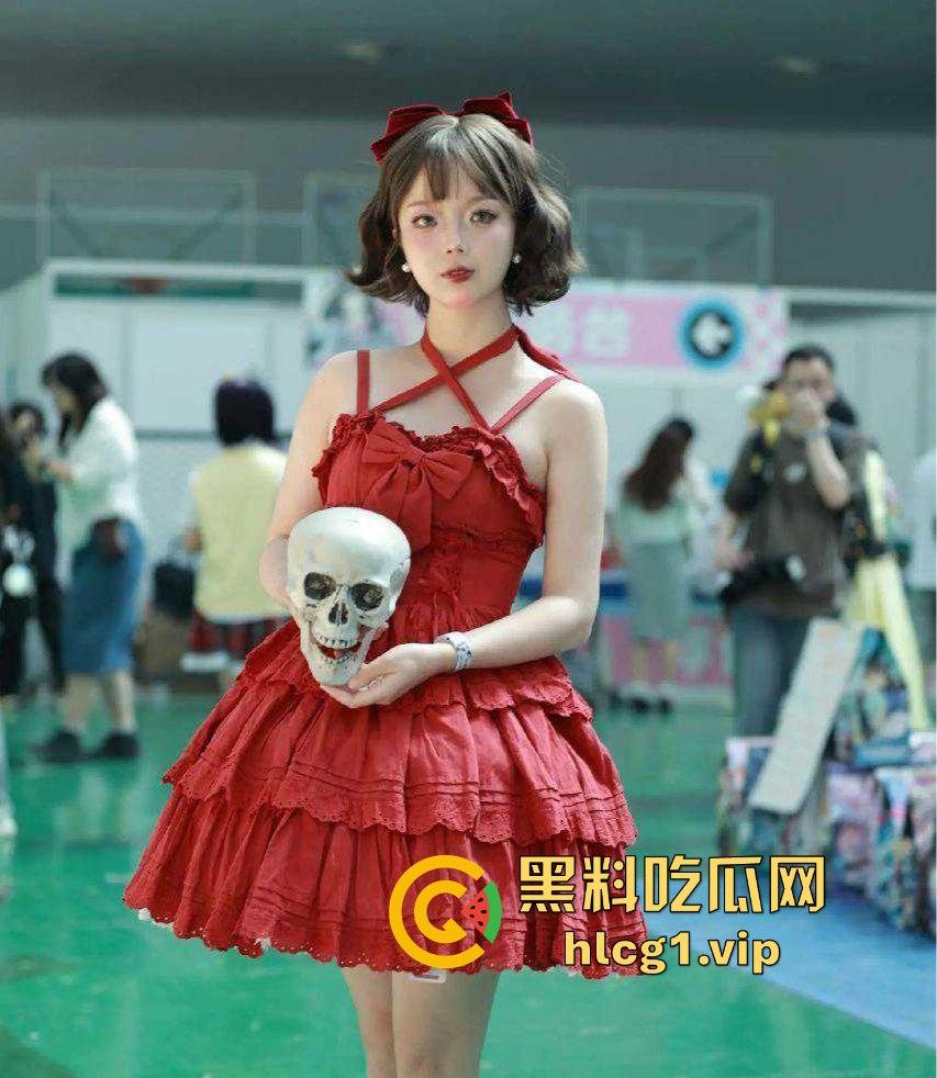 南京新娘出轨门震撼曝光！结婚前夜穿婚纱和前任深入交流，绿了新郎一片草原！  第1张