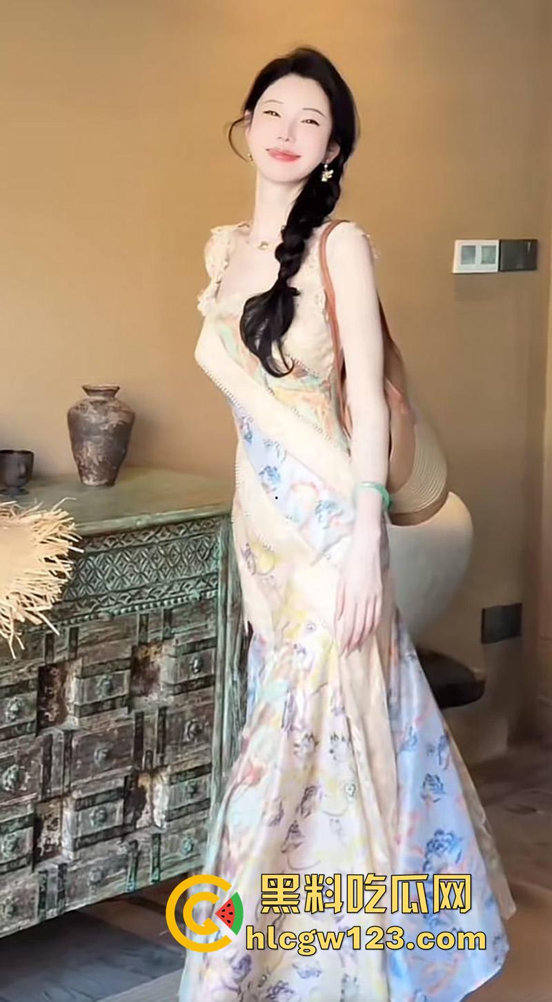 抖音服装界诈骗大神【Sun雅乔】,专坑无知小仙女,表面女神背地富人母狗,各种约炮群p淫荡至极! 第10张 抖音服装界诈骗大神【Sun雅乔】,专坑无知小仙女,表面女神背地富人母狗,各种约炮群p淫荡至极! 第10张