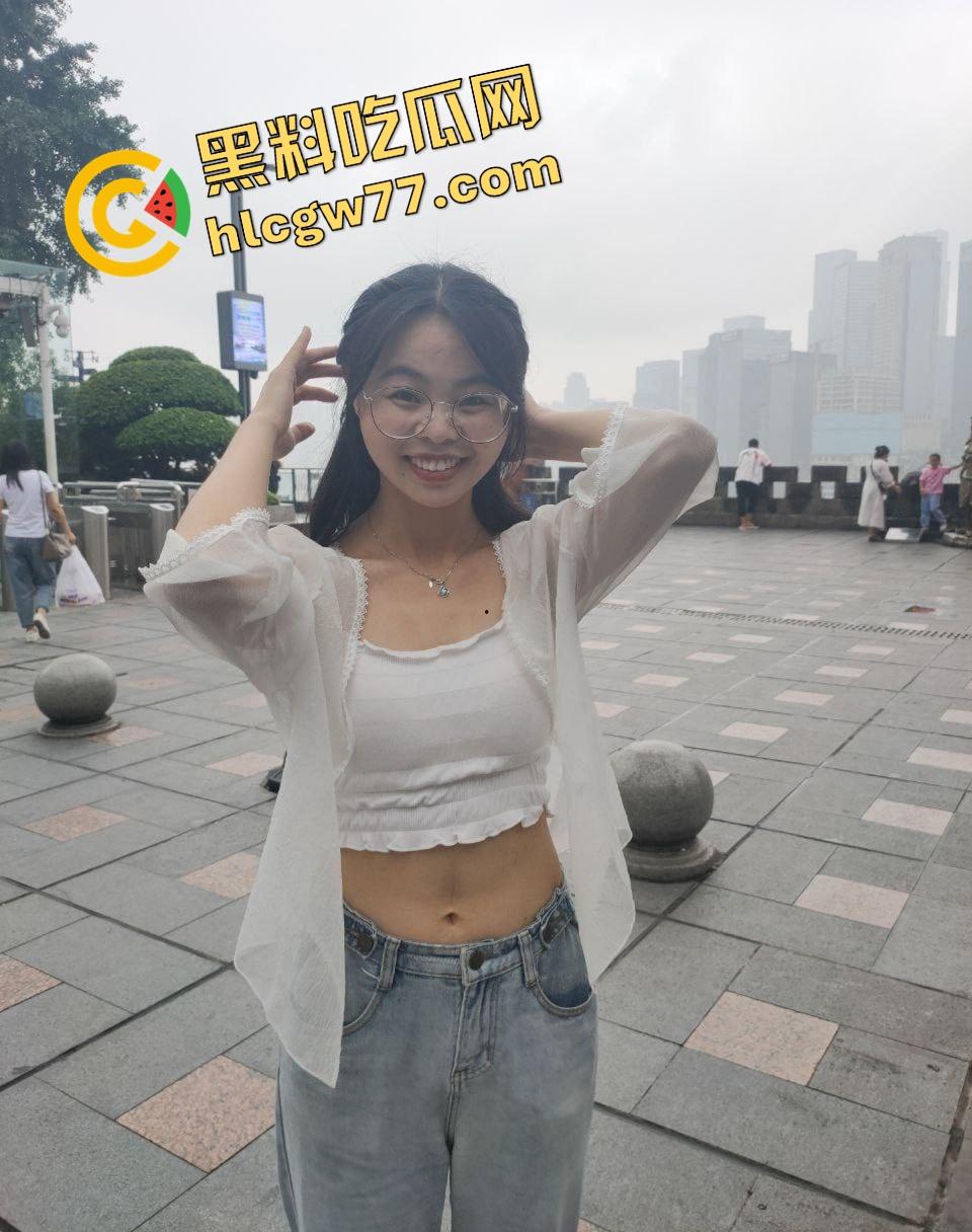 四川学院女辅导员【岳敏】政法高材生堕落成金主肉玩具，穿黑丝被后入爆干，肥臀摇到床都响！  第3张