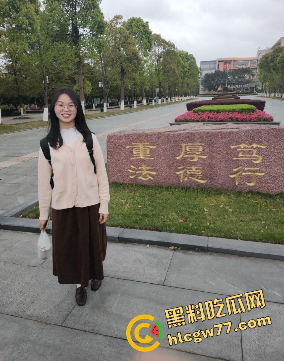 四川学院女辅导员【岳敏】政法高材生堕落成金主肉玩具，穿黑丝被后入爆干，肥臀摇到床都响！  第5张