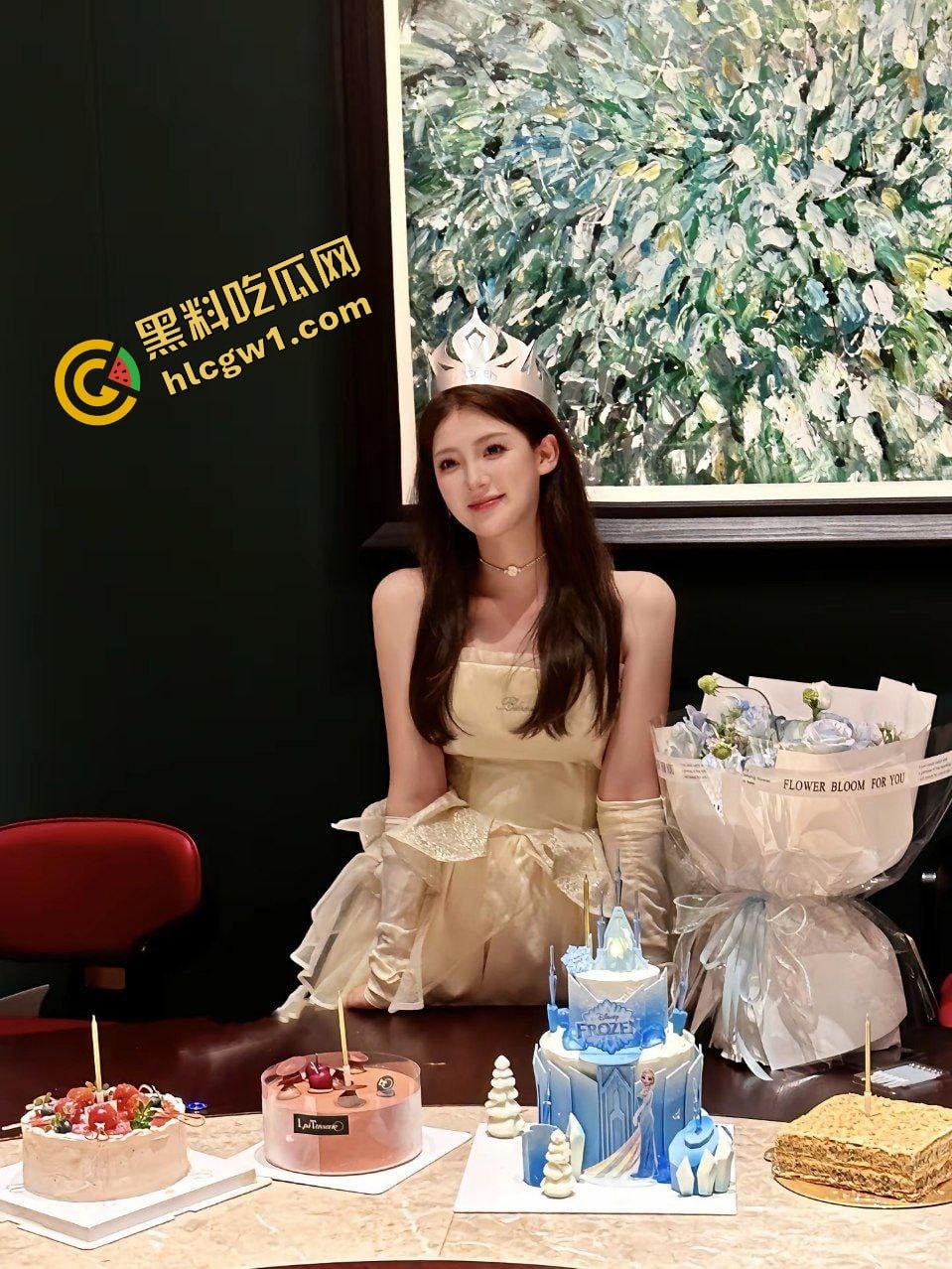 抖音时尚女博主大网红『汤圆超可爱呀』富家小姐也会有欲望 女上位全裸榨精 独家曝光！  第4张