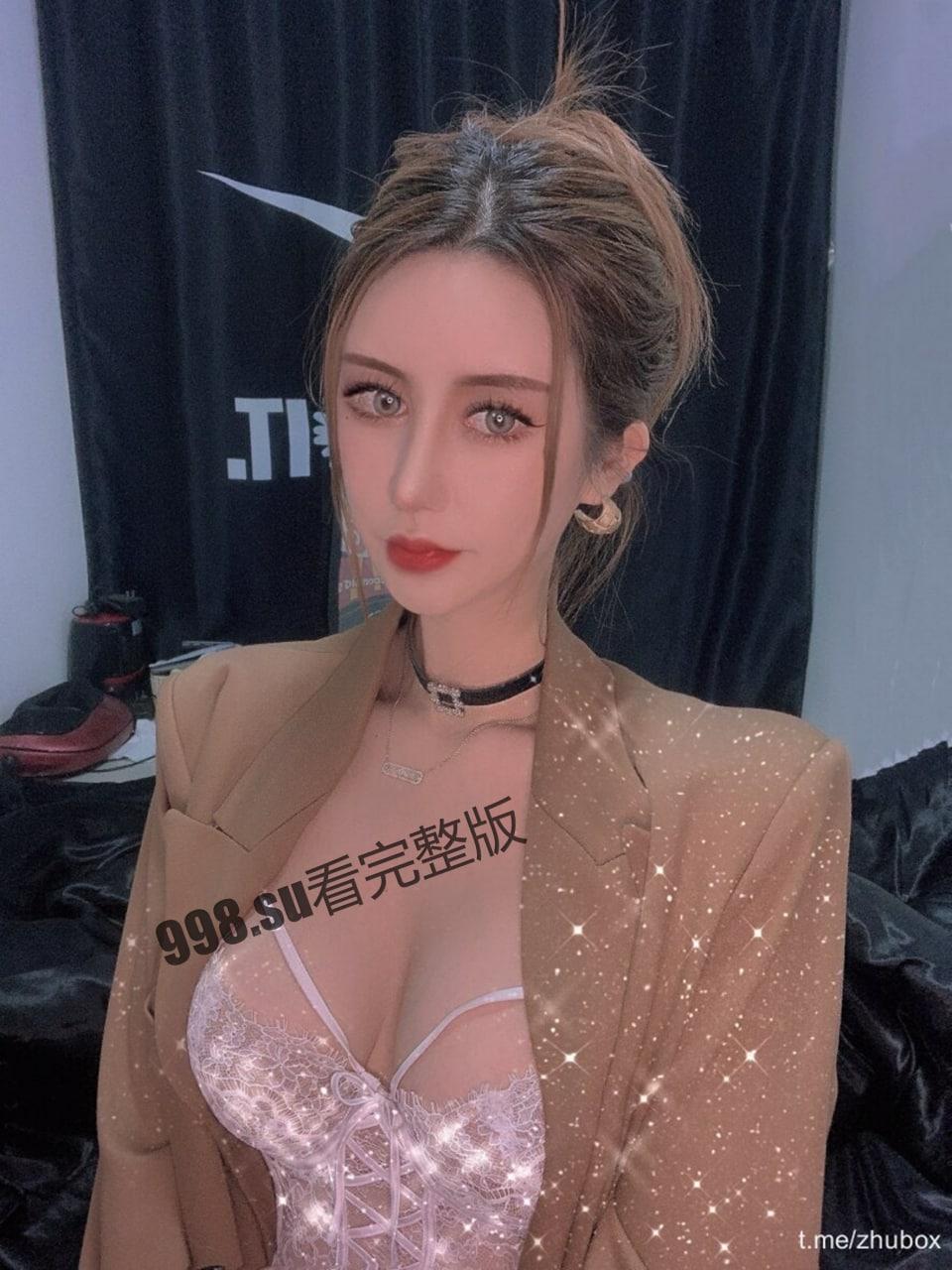 万人求的华人女神 Fiona_o 阳具插穴付费资源  第1张